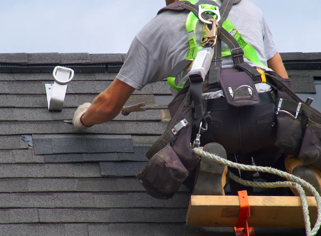 leaky roof repair company near taylorville illinois